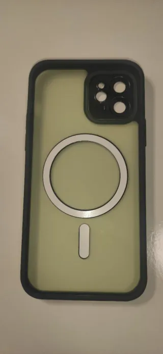 Funda iPhone 12 Magnética Transparente