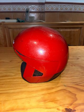 Casco de esquí rojo para niño