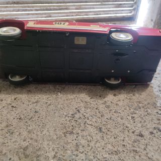 Coche Dodge Jyesa Rojo