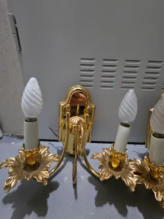 Lámpara de araña de bronce y cristal con apliques