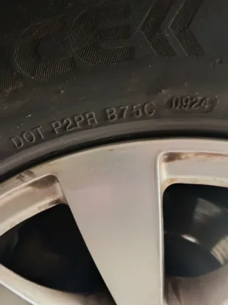 4 Llantas 16 con Neumáticos 225/55 R16 año 2024.