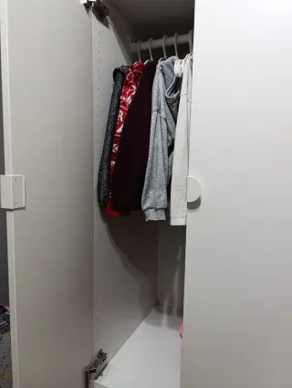 Armario blanco puertas