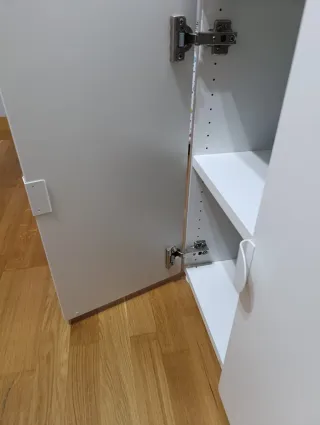 Armario blanco puertas