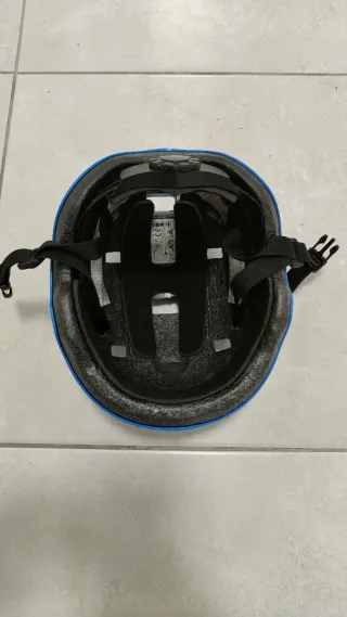 Casco infantil azul bici/patinete