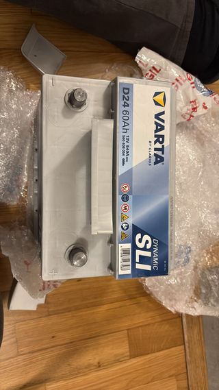 Batería Varta D24 60Ah 540A