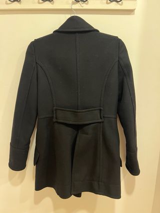 Abrigo negro Zara