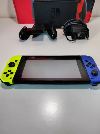 Nintendo Switch 32GB Con Scatola e Accessori
