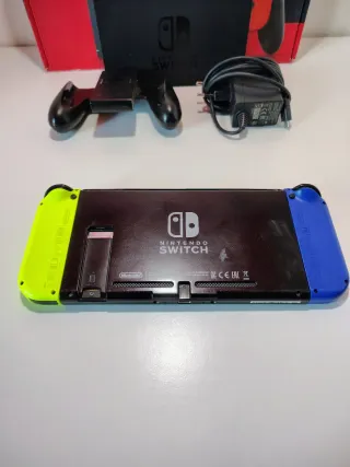 Nintendo Switch 32GB Con Scatola e Accessori