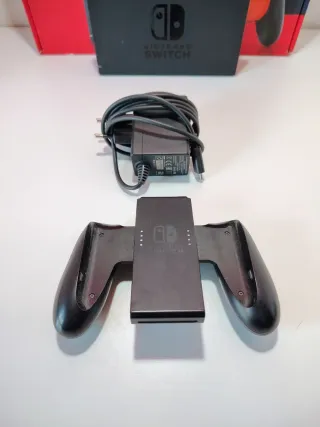 Nintendo Switch 32GB Con Scatola e Accessori
