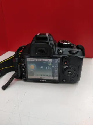 Cámara Nikon D3100 + Bolso y Accesorios