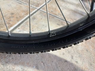 Bicicleta montaña negra y verde