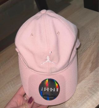 Gorra Jordan Rosa
