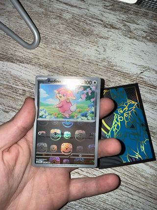 Carta Pokémon Audino Fulgor Negro Master Ball