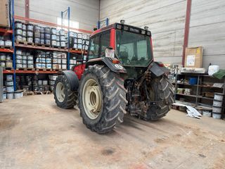 Tractor Valtra 8150-4 (2002)