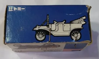 Miniatura Tomica na caixa original Ford T