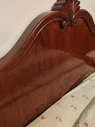 Dormitorio de madera de castaño