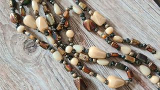 Collana lunga vintage multicolore