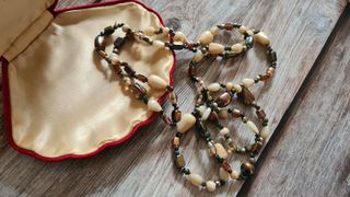 Collana lunga vintage multicolore