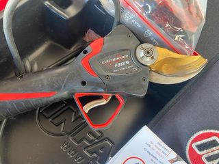 Tijera Eléctrica Infaco 3015