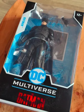 FIGURA THE BATMAN MCFARLANE TOYS ROBERT PATTINSON