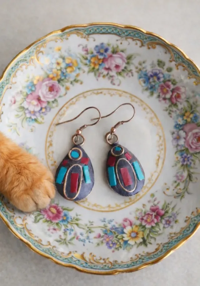 LICORERA DE CRISTAL TALLADO + PENDIENTES REGALO