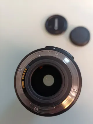 Objetivo Canon EF-S 15-85mm f/3.5-5.6 IS USM