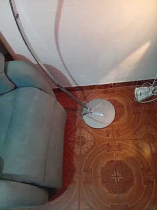 Lámpara de diseño arco metálica