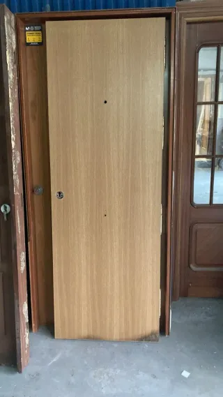 Puerta blindada roble lisa