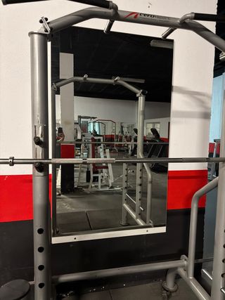 Espejo de gimnasio con marco metálico