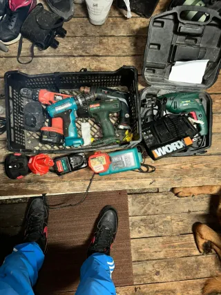 Lote de taladros y cargadores