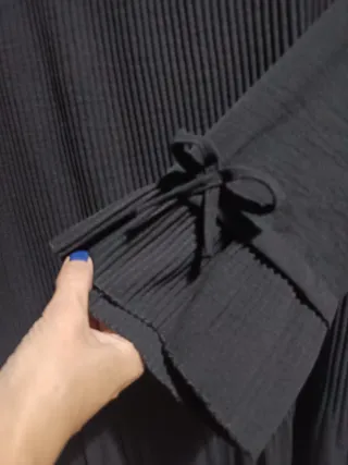 Blusa negra de manga larga nueva