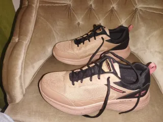 Skechers Hombre marrón claro