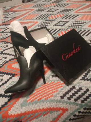 Botines tacón aguja negros sin estrenar