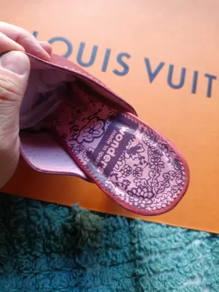 Zuecos rojos de tacón piel