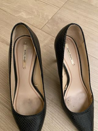 Zapatos de tacón Zara negros