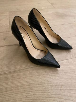 Zapatos de tacón Zara negros