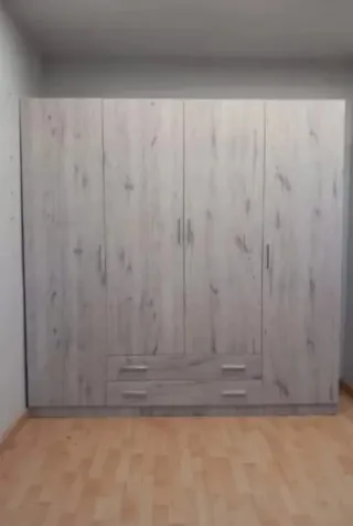 Armarios de madera 200x200