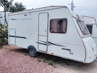 Caravana Caravalier Luxe 445.