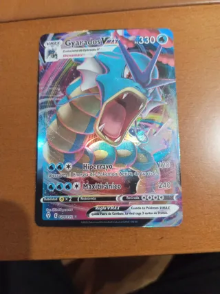 Carta Pokémon Gyarados VMAX 330 HP