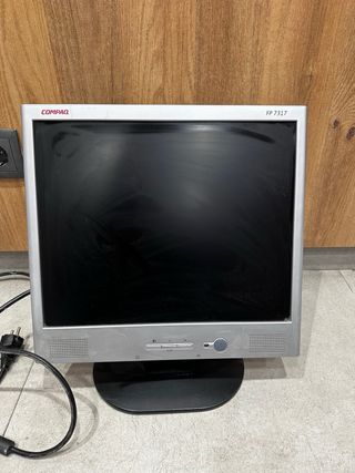 Monitor Compaq FP 7317 Plata
