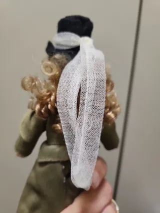 Muñeca de porcelana antigua