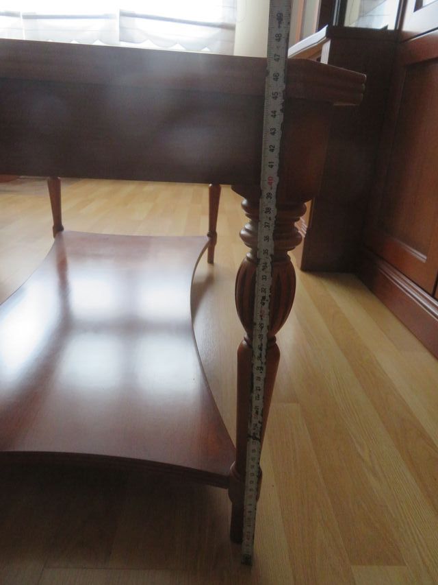 Mesa centro madera y cristal tallada