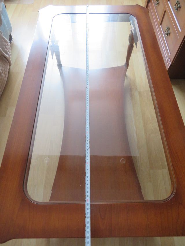 Mesa centro madera y cristal tallada