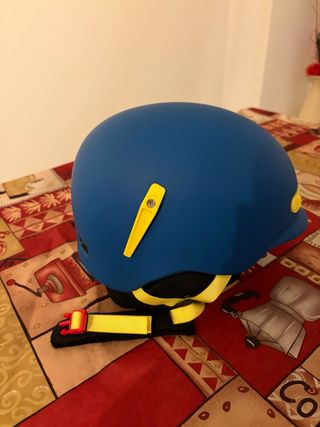 Casco esquí/snowboard niño azul y amarillo