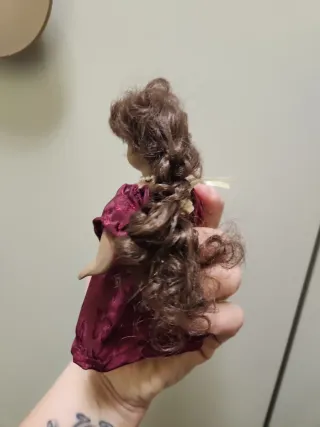 Muñeca de porcelana vintage