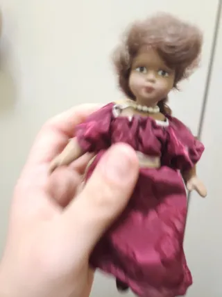 Muñeca de porcelana vintage