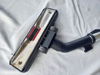 Aspiradora Nilfisk Trineo Roja