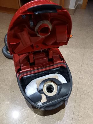 Aspiradora Nilfisk Trineo Roja