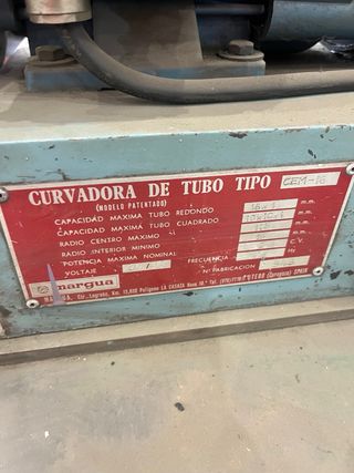 Curvadora de metal industrial