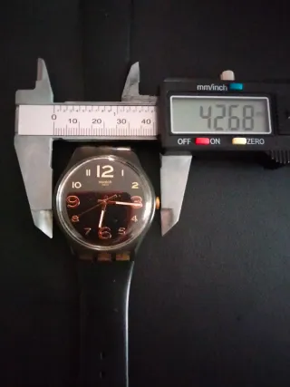 Reloj SWATCH Negro Unisex NEW GENT TOWNHALL